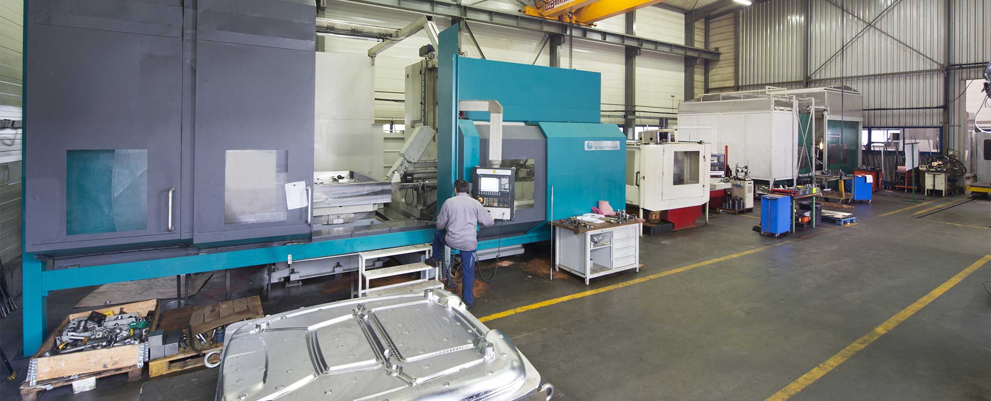 DMM - A large machine park for custom machining of your metal molds